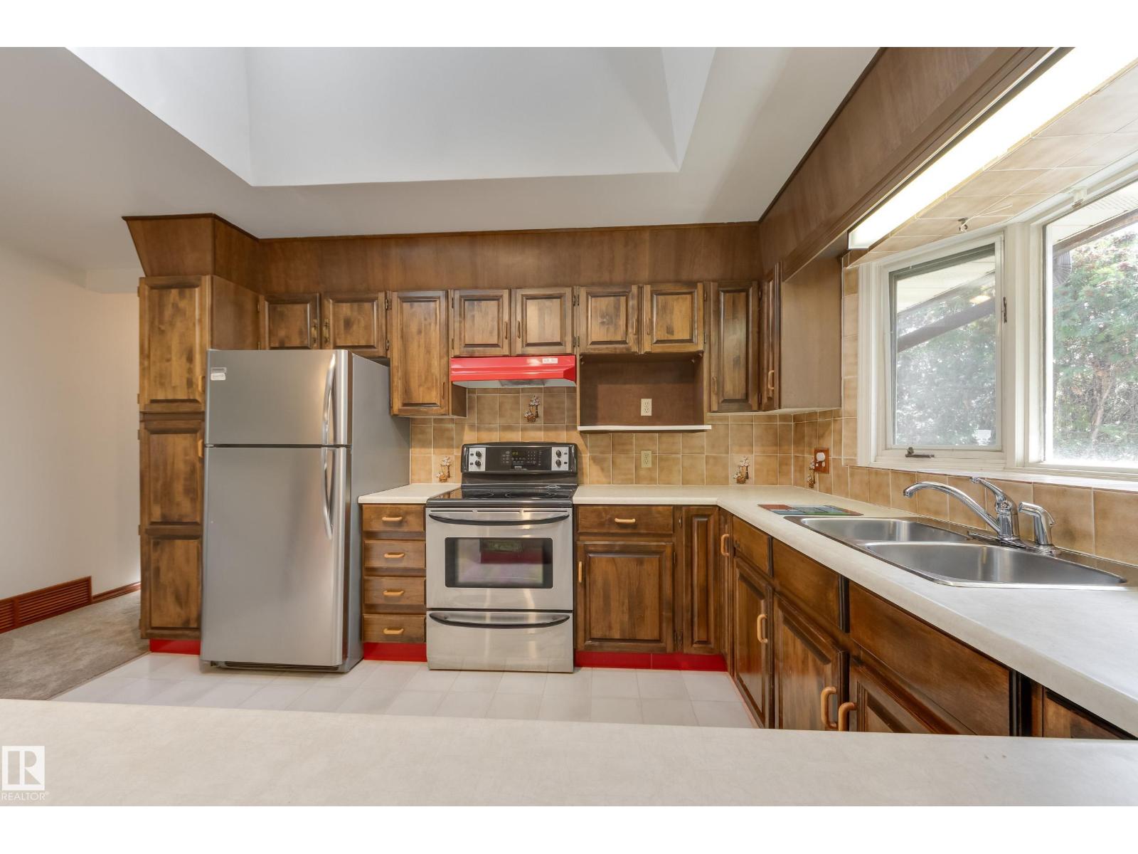 12307 54 ST NW - 20