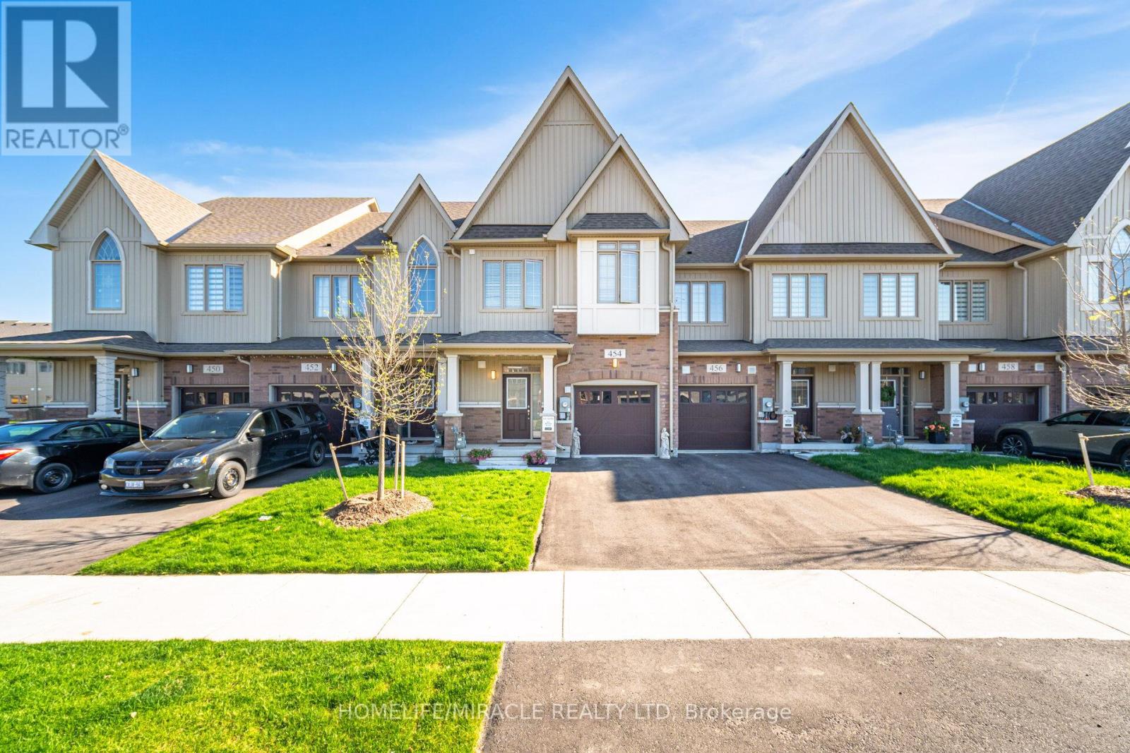 454 ADELAIDE STREET - 1