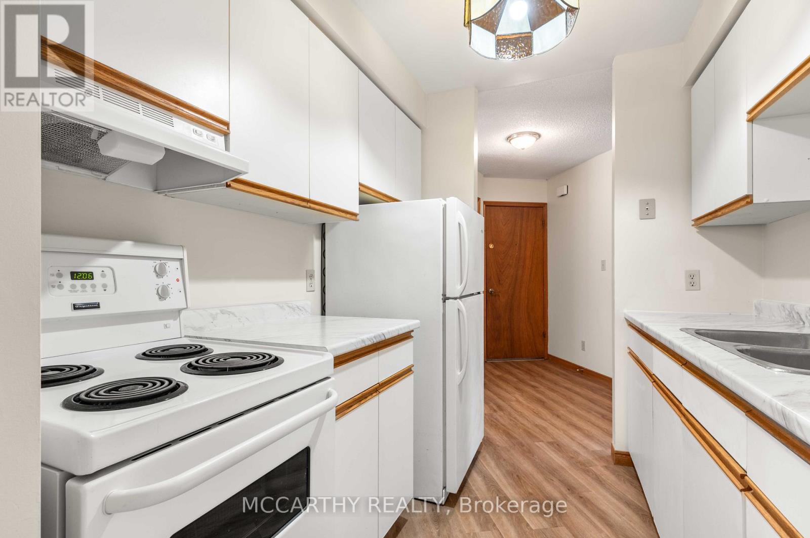 209 SARAH COURT - 14