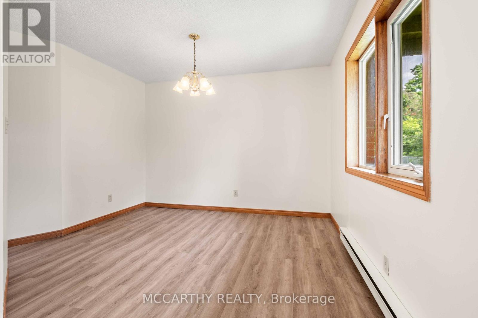 209 SARAH COURT - 20
