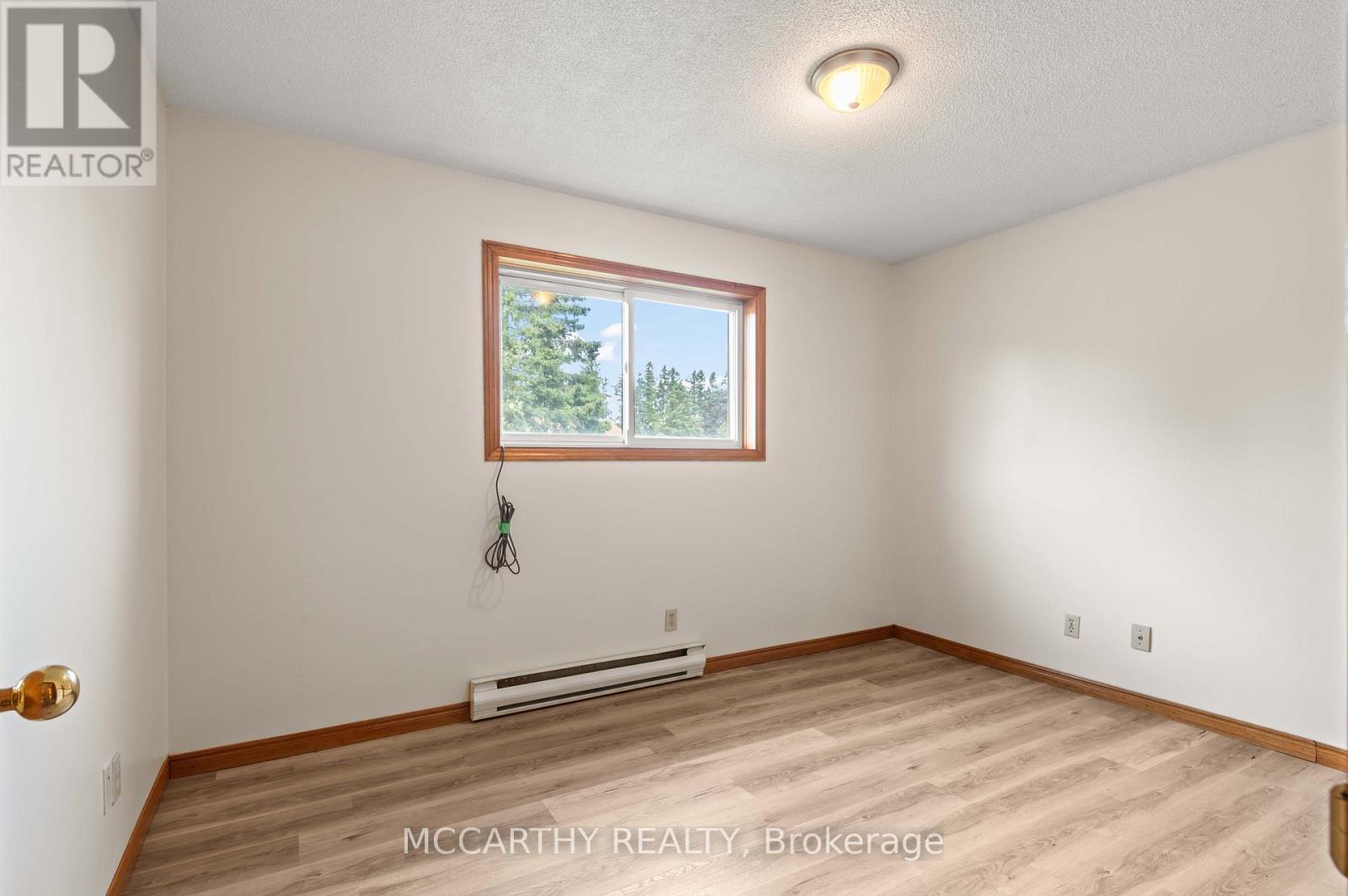 209 SARAH COURT - 29