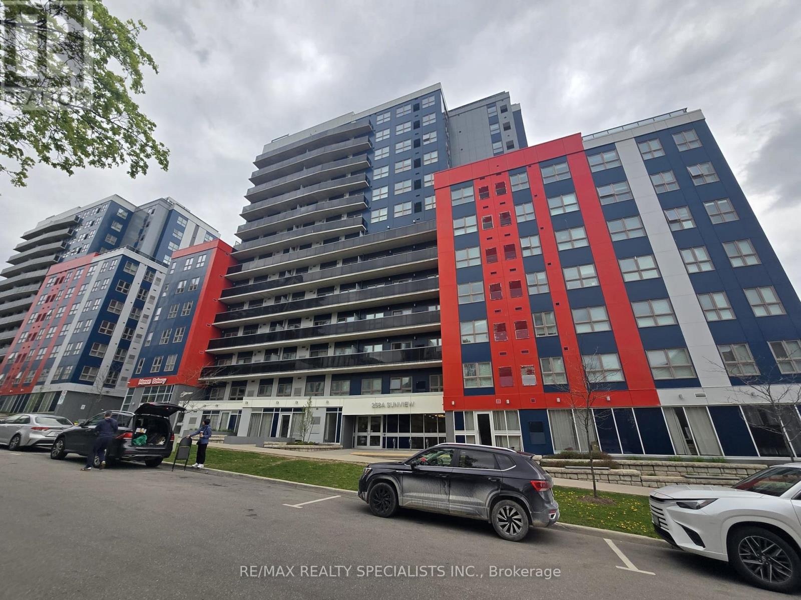 #1103 258A SUNVIEW STREET - 1