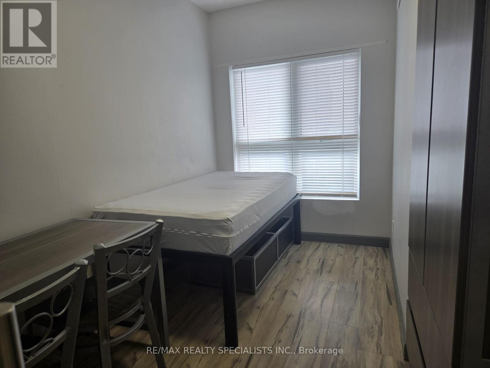 #1103 258A SUNVIEW STREET - 4