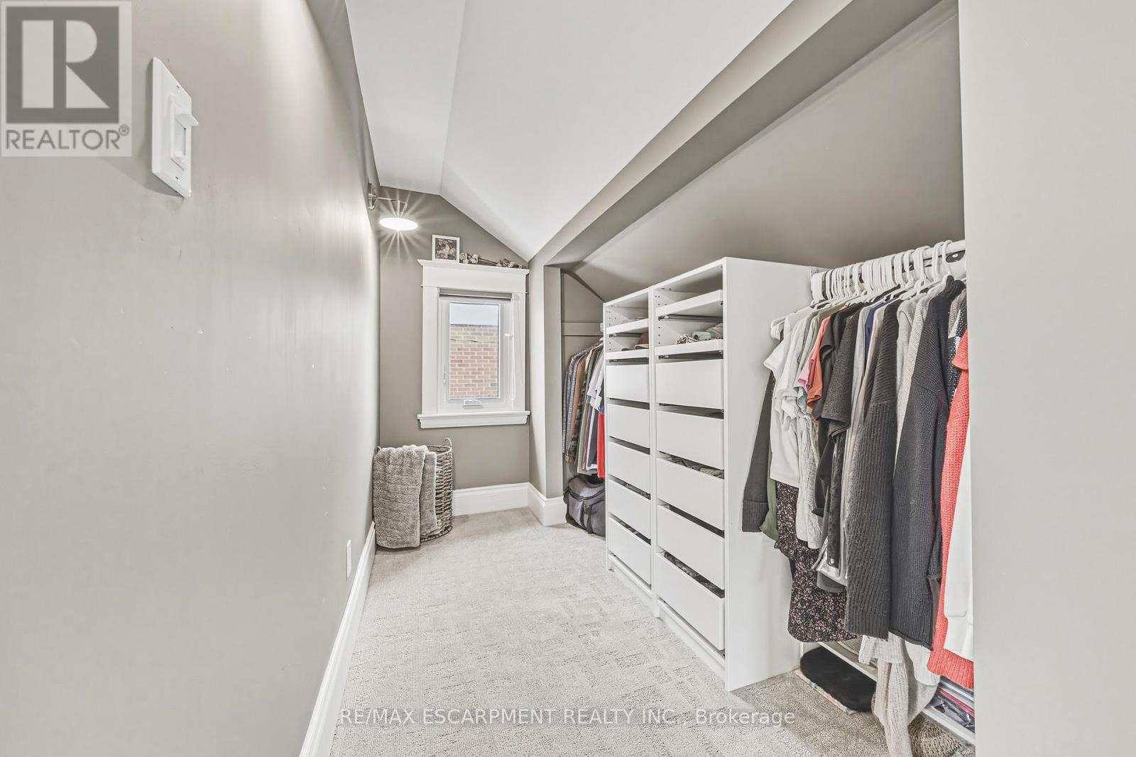 6 NELLES BOULEVARD - 18