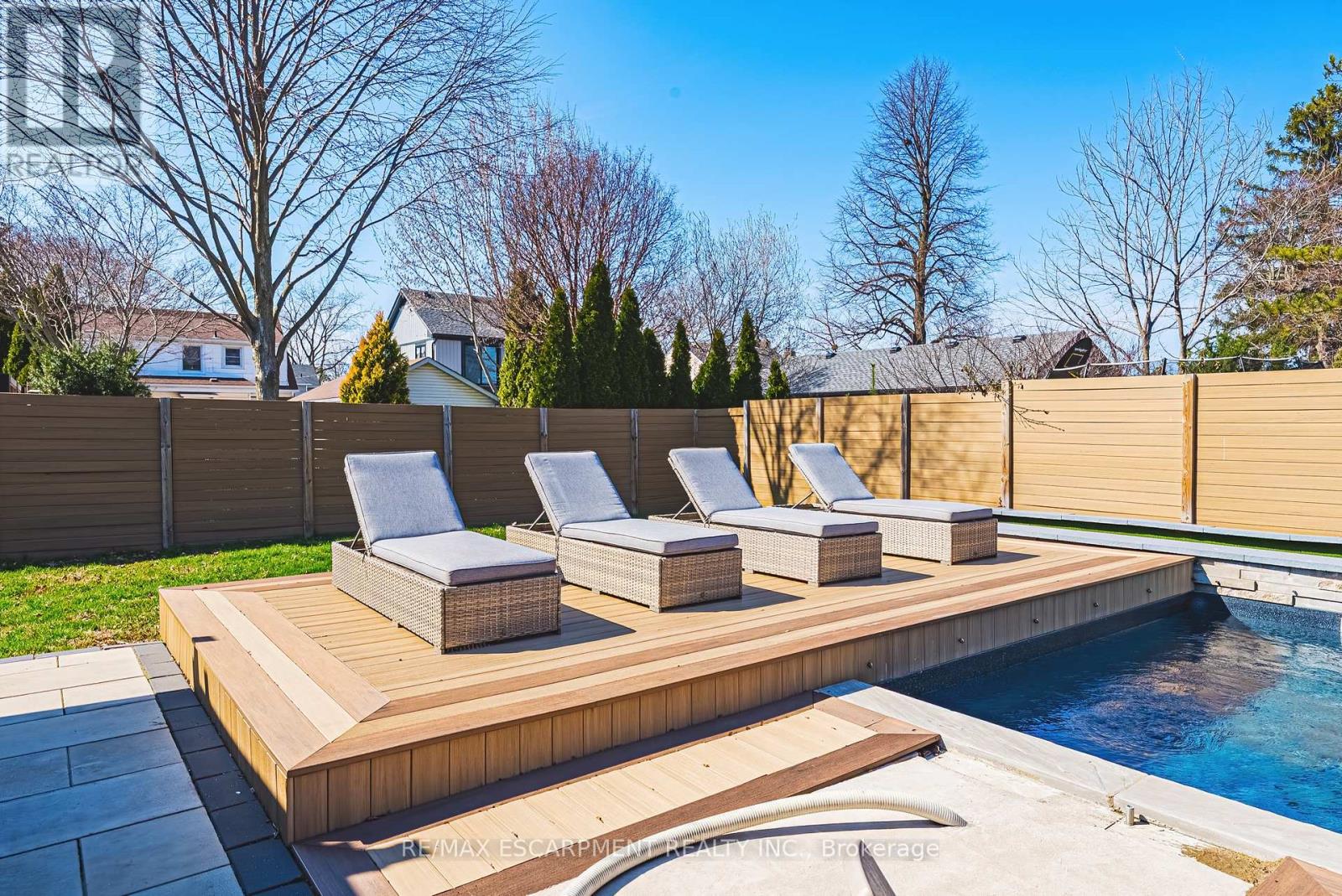 6 NELLES BOULEVARD - 24