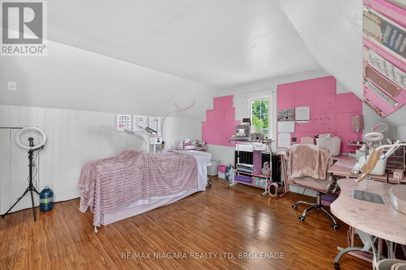 197 AQUEDUCT STREET - 25