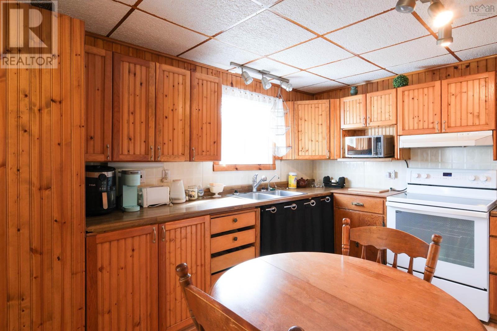 Property 7 of 25 of 1851 West Dalhousie Road