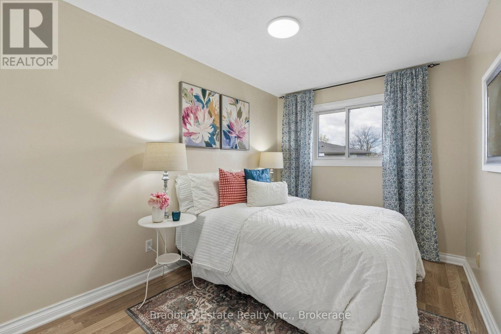 31 MAYFAIR DRIVE - 18