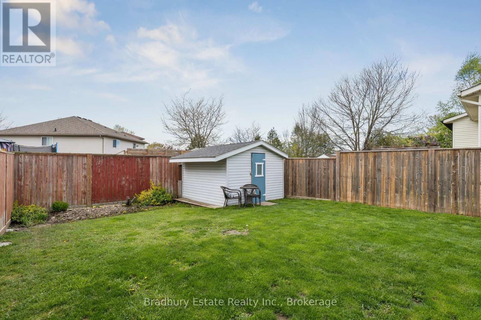 31 MAYFAIR DRIVE - 39