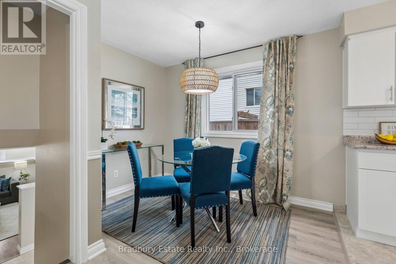 31 MAYFAIR DRIVE - 7