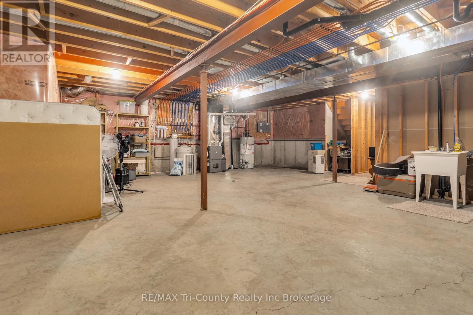 210 BALDWIN STREET - 23