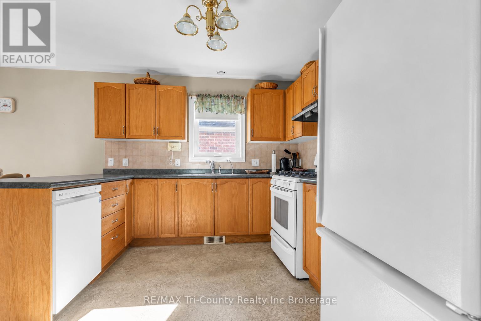 210 BALDWIN STREET - 9
