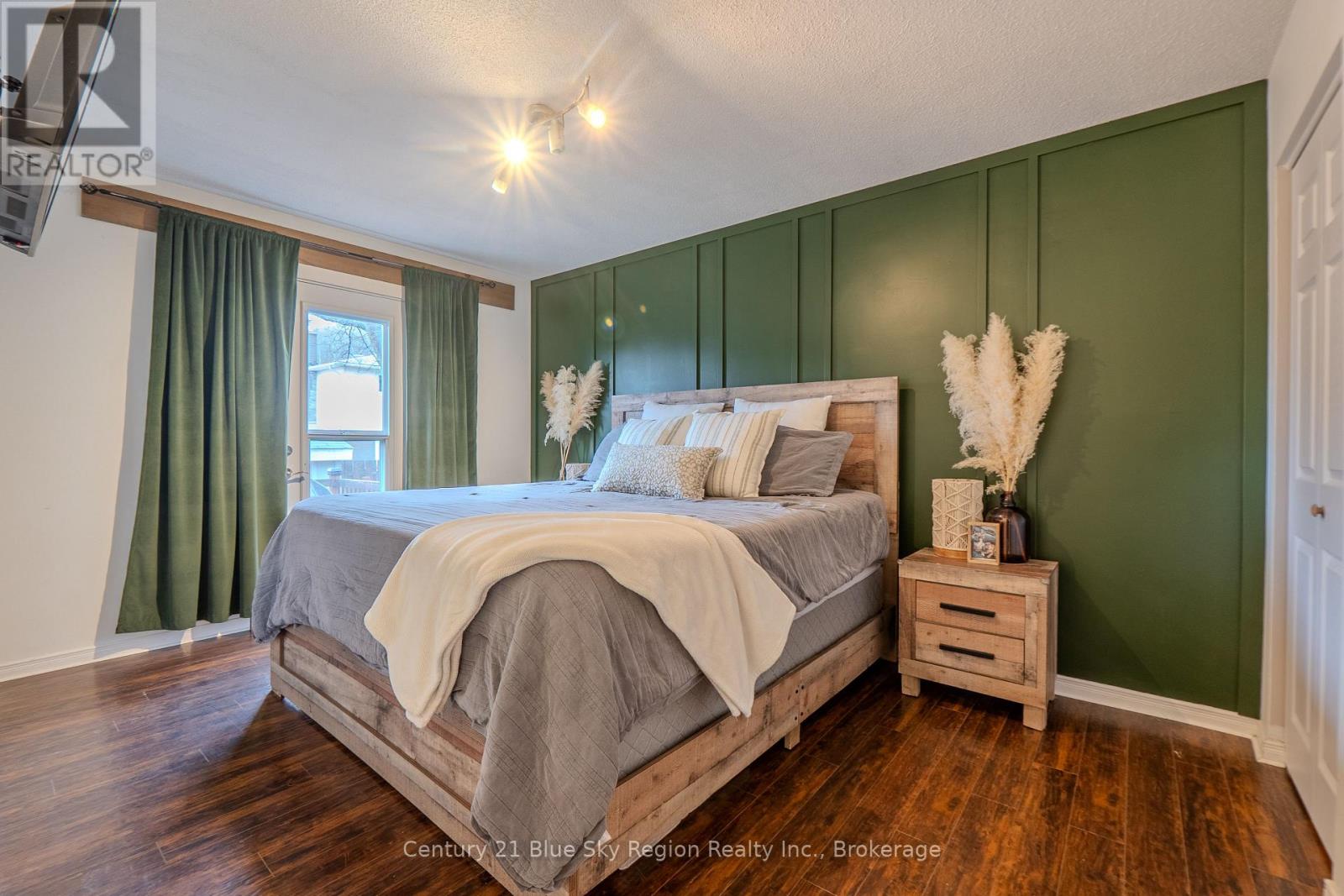 34 BELLEVIEW CRESCENT - 14