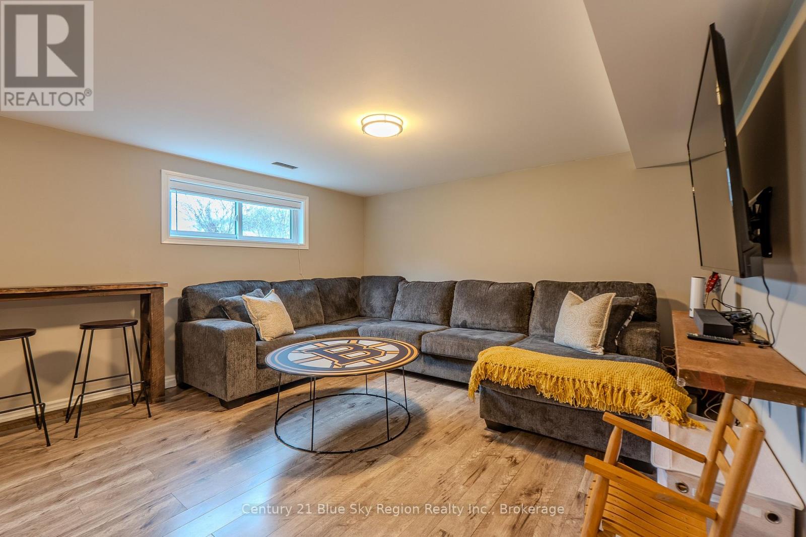 34 BELLEVIEW CRESCENT - 19