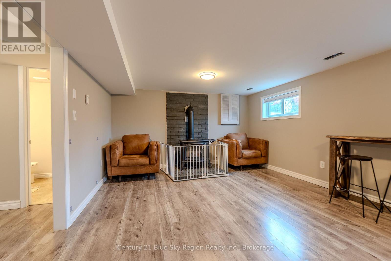 34 BELLEVIEW CRESCENT - 21