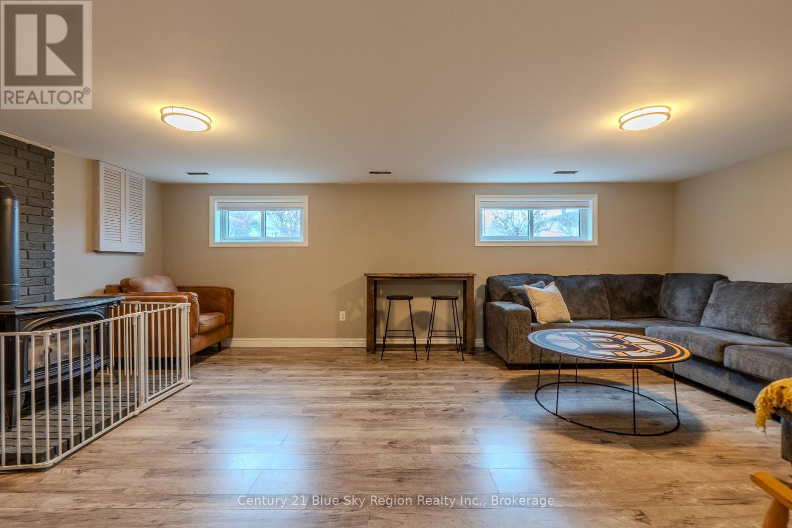34 BELLEVIEW CRESCENT - 22