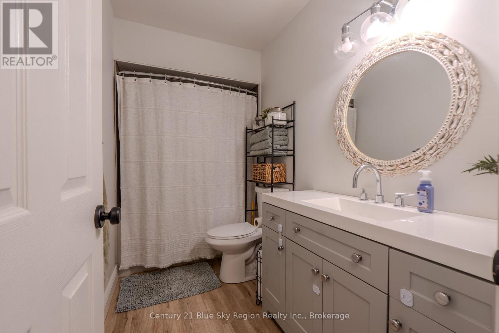 34 BELLEVIEW CRESCENT - 23