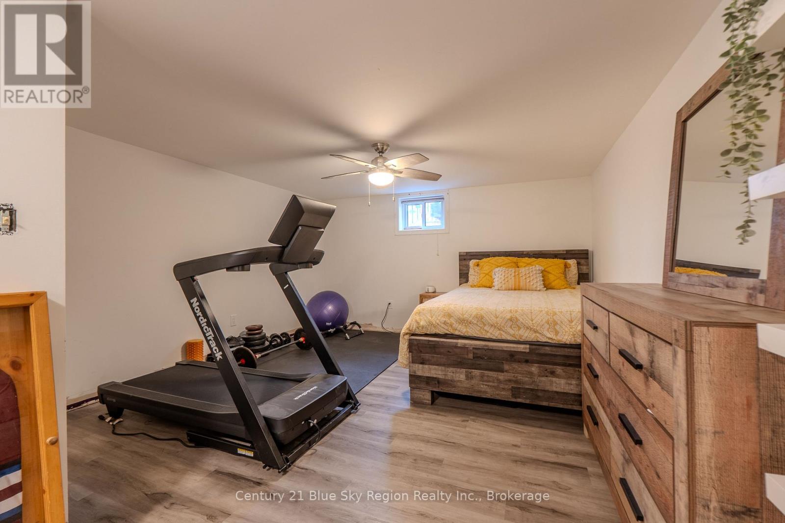 34 BELLEVIEW CRESCENT - 26