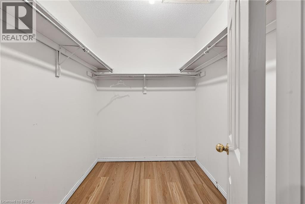 223 GLENVALLEY Drive - 24