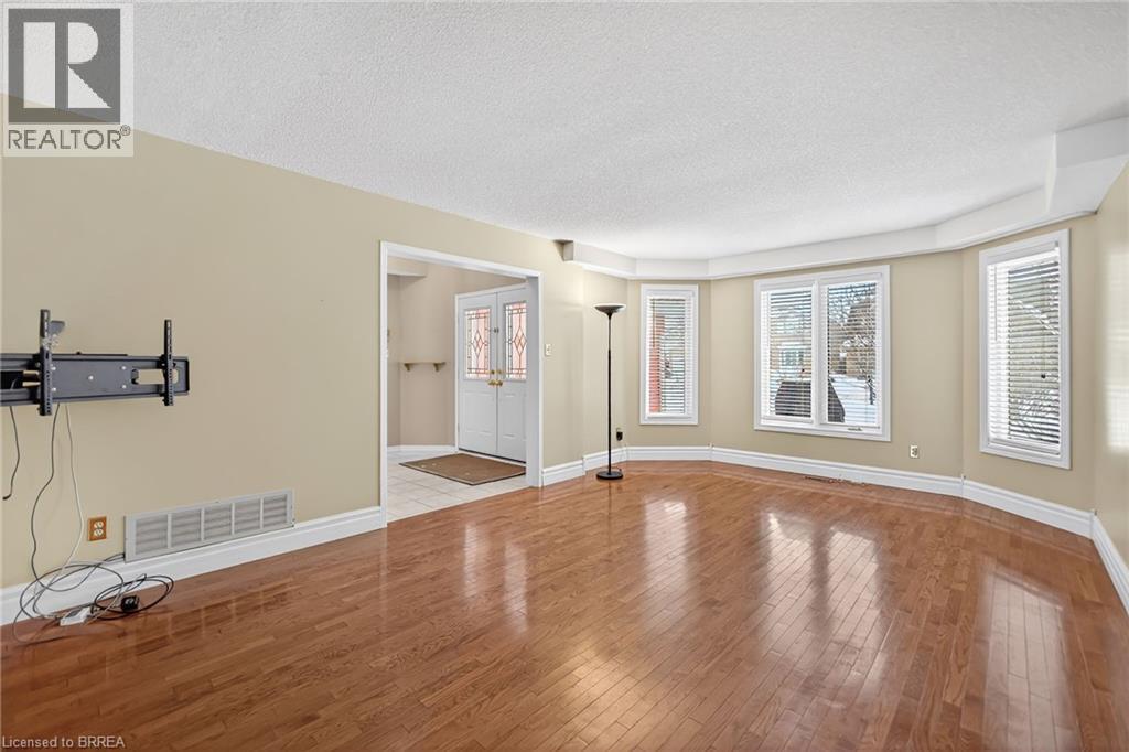 223 GLENVALLEY Drive - 12