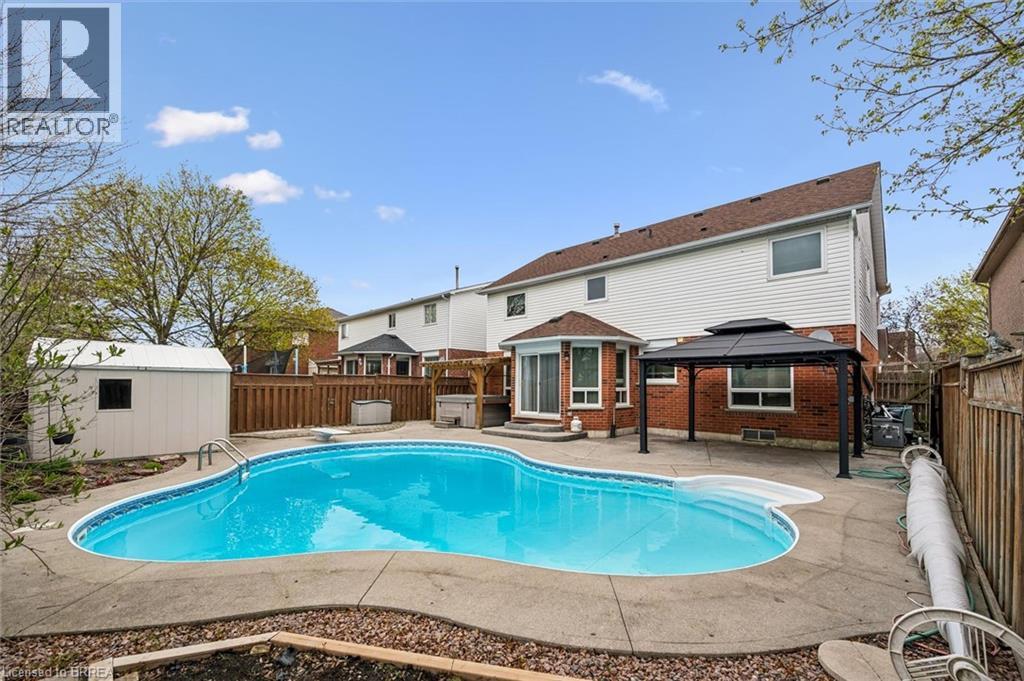 223 GLENVALLEY Drive - Image 2