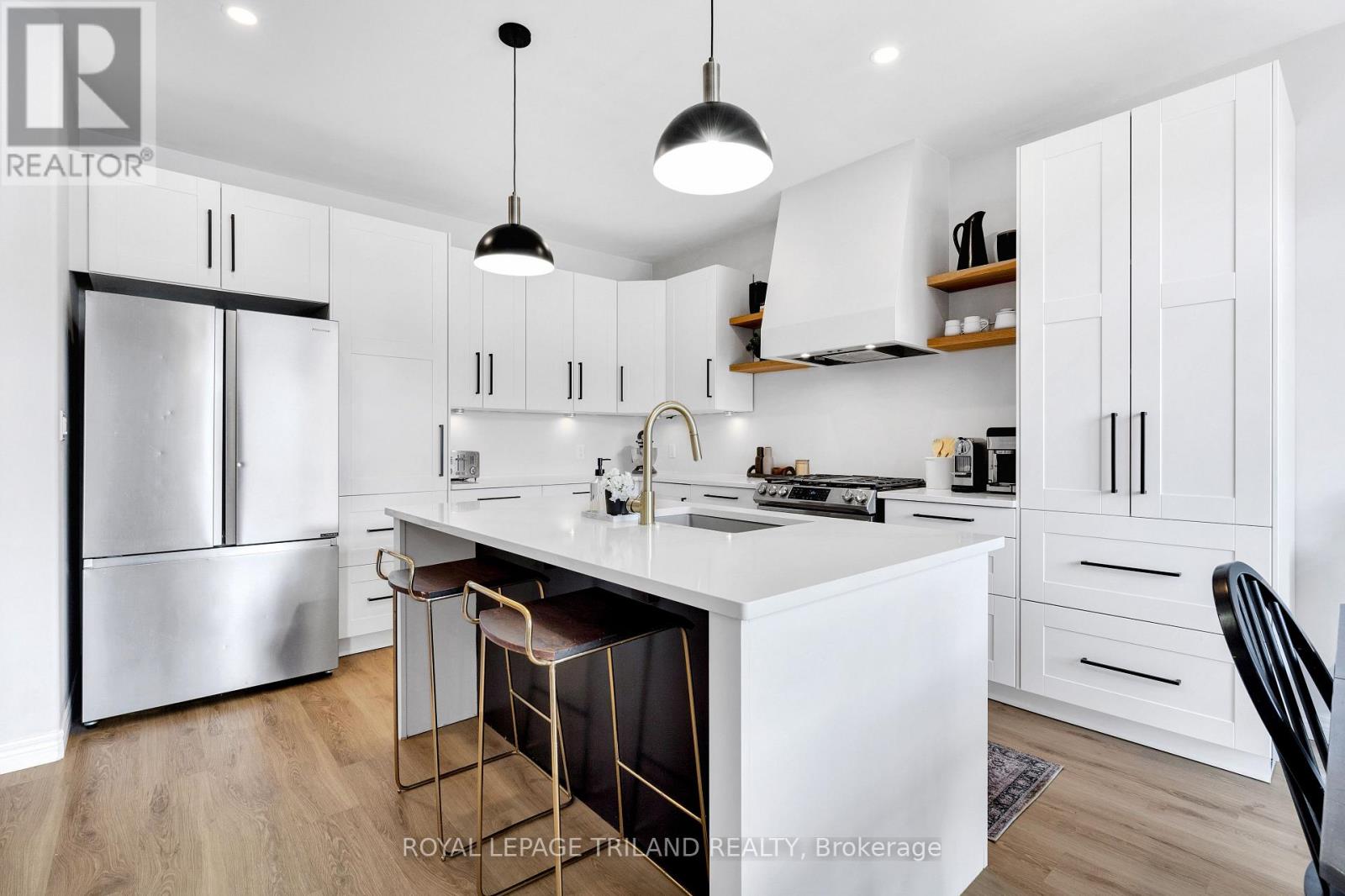 731 SPRINGWOOD CRESCENT - 18