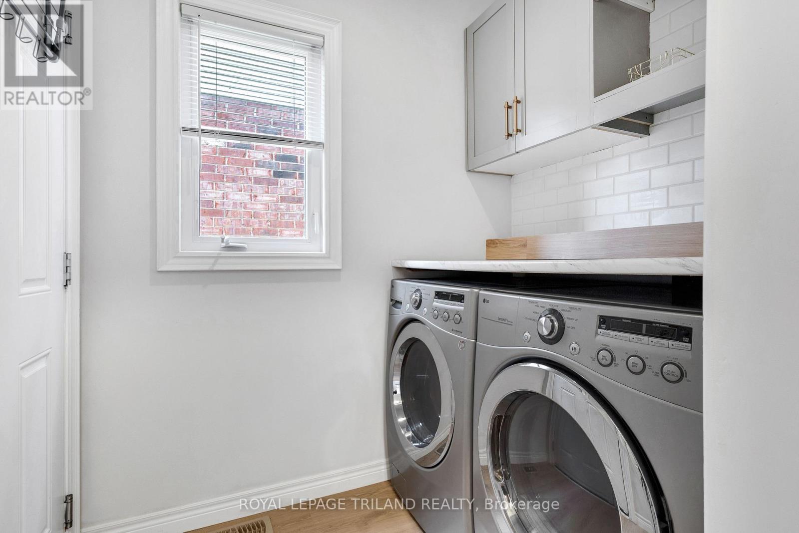 731 SPRINGWOOD CRESCENT - 23
