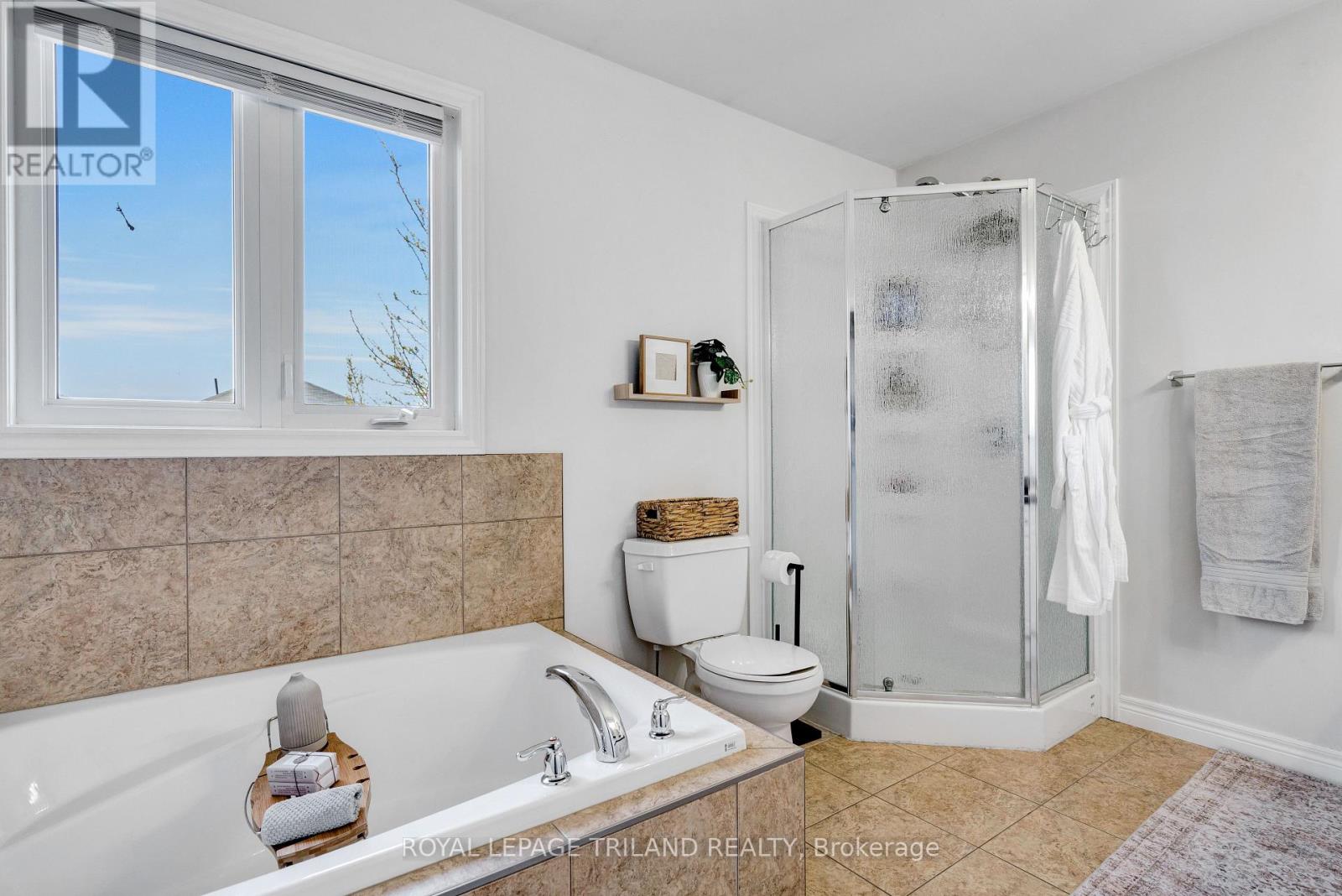 731 SPRINGWOOD CRESCENT - 26