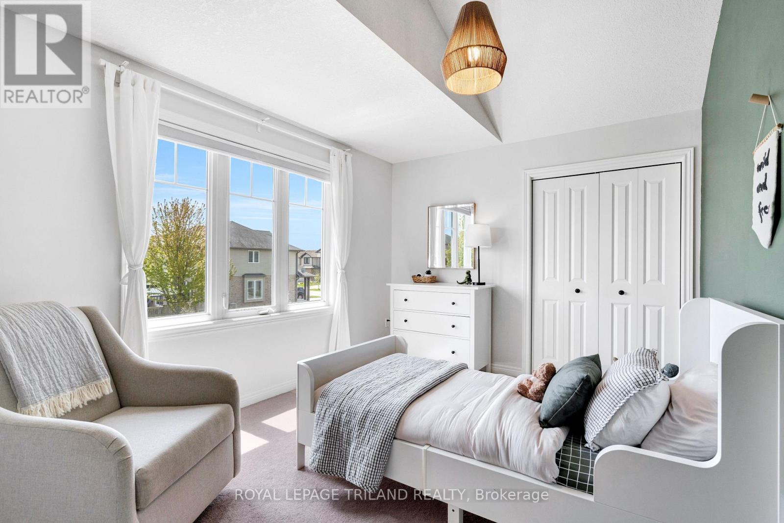 731 SPRINGWOOD CRESCENT - 28