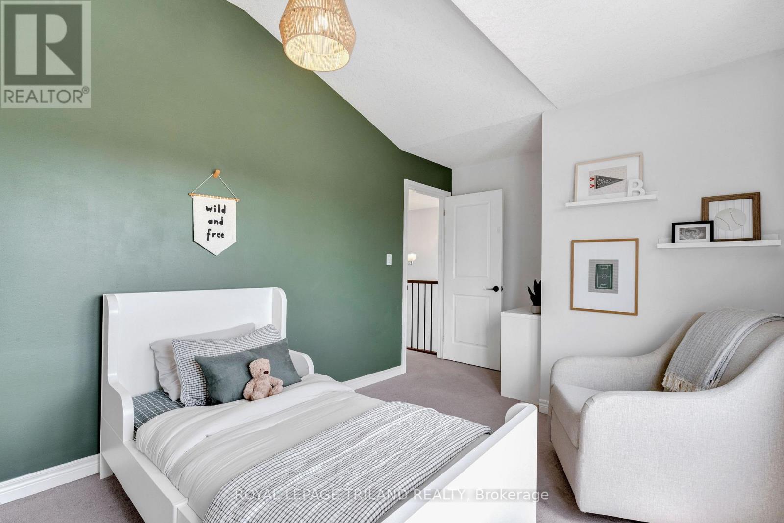 731 SPRINGWOOD CRESCENT - 29