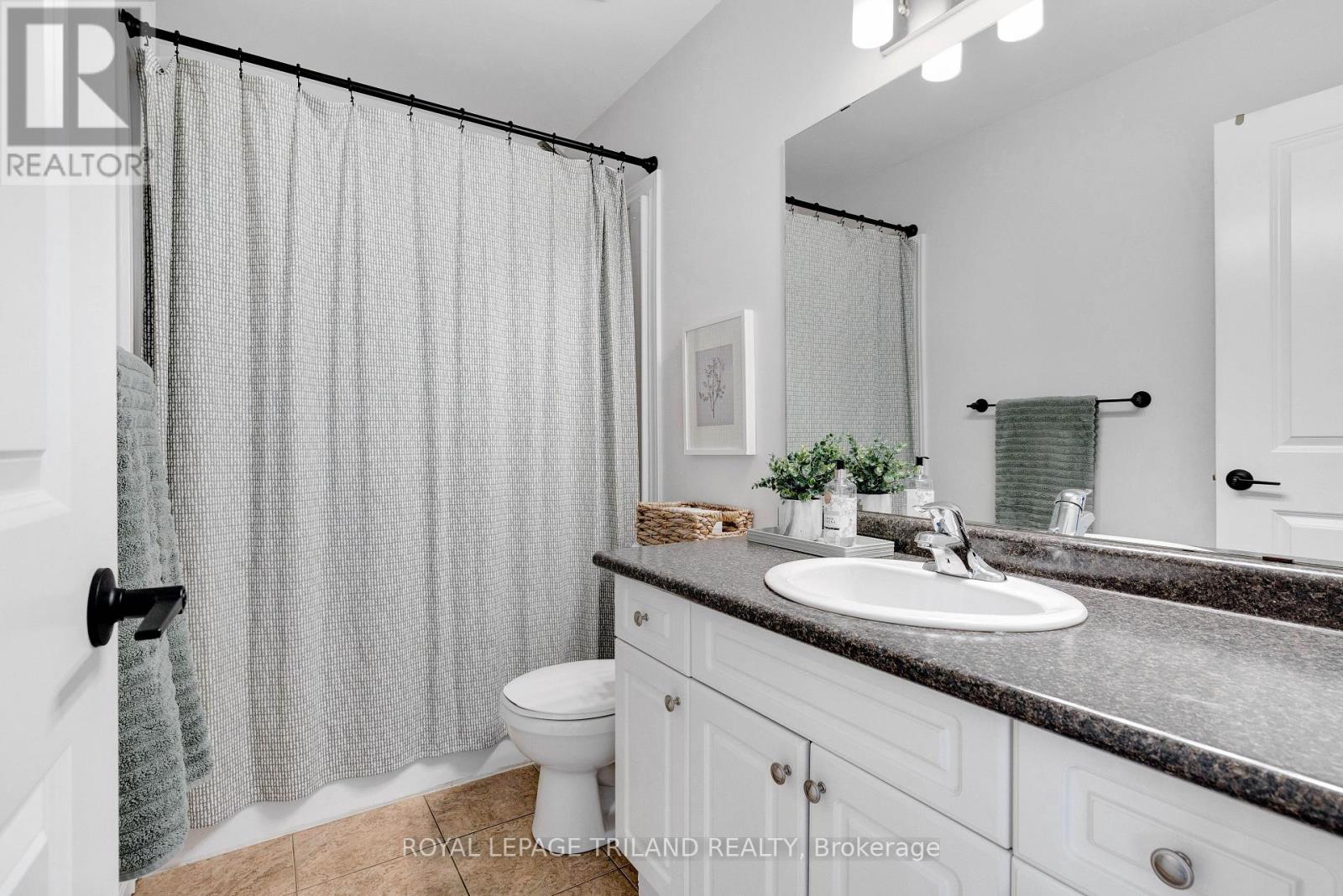 731 SPRINGWOOD CRESCENT - 32