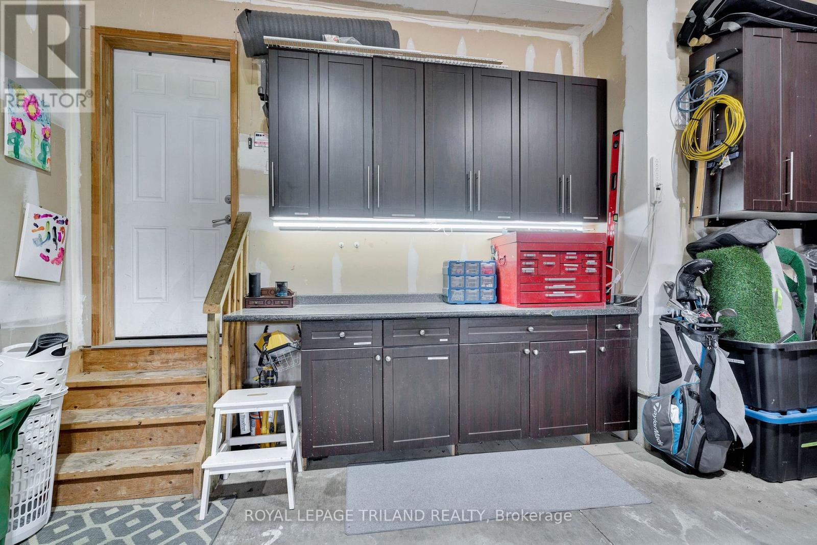 731 SPRINGWOOD CRESCENT - 39