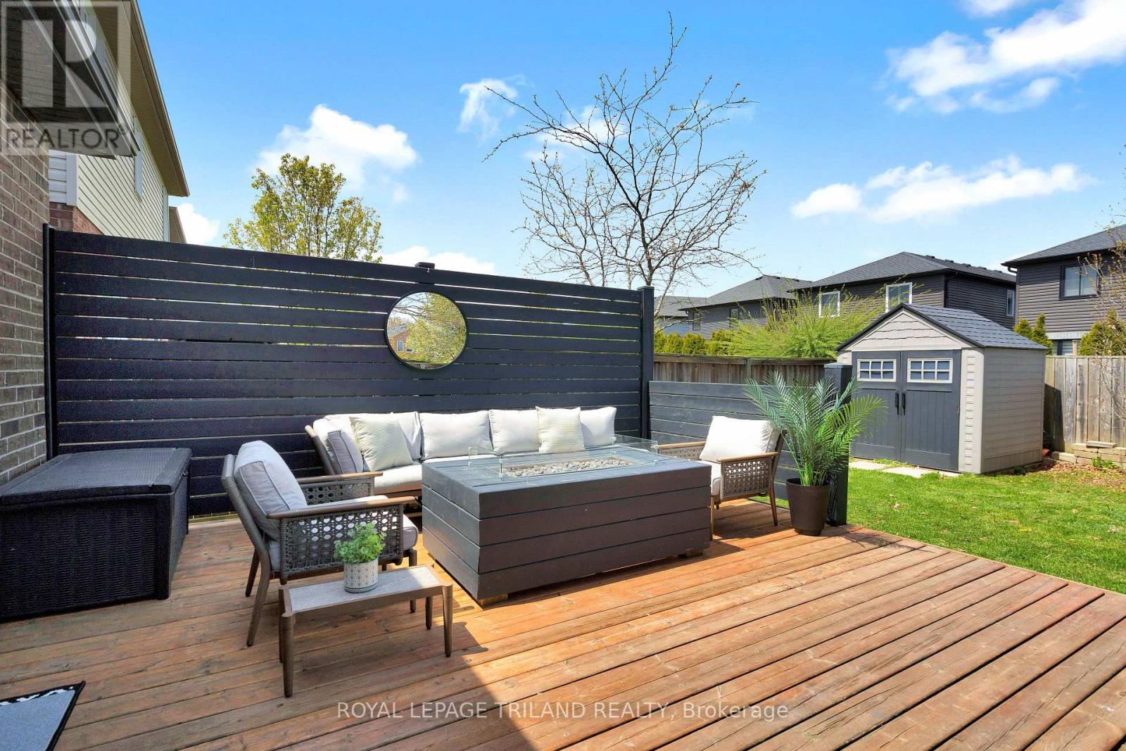 731 SPRINGWOOD CRESCENT - 40