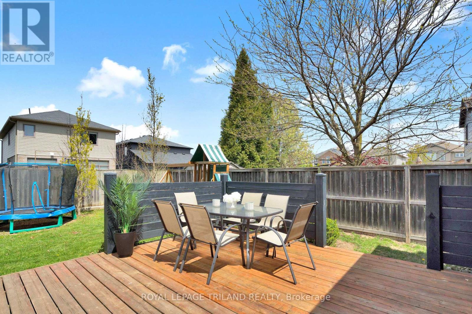 731 SPRINGWOOD CRESCENT - 43