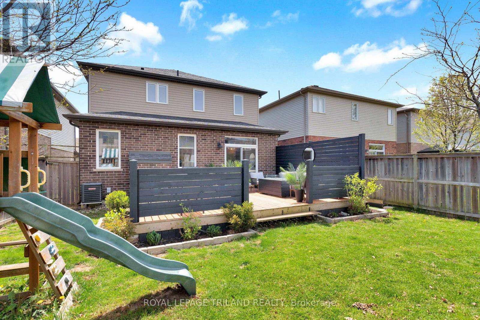 731 SPRINGWOOD CRESCENT - 45