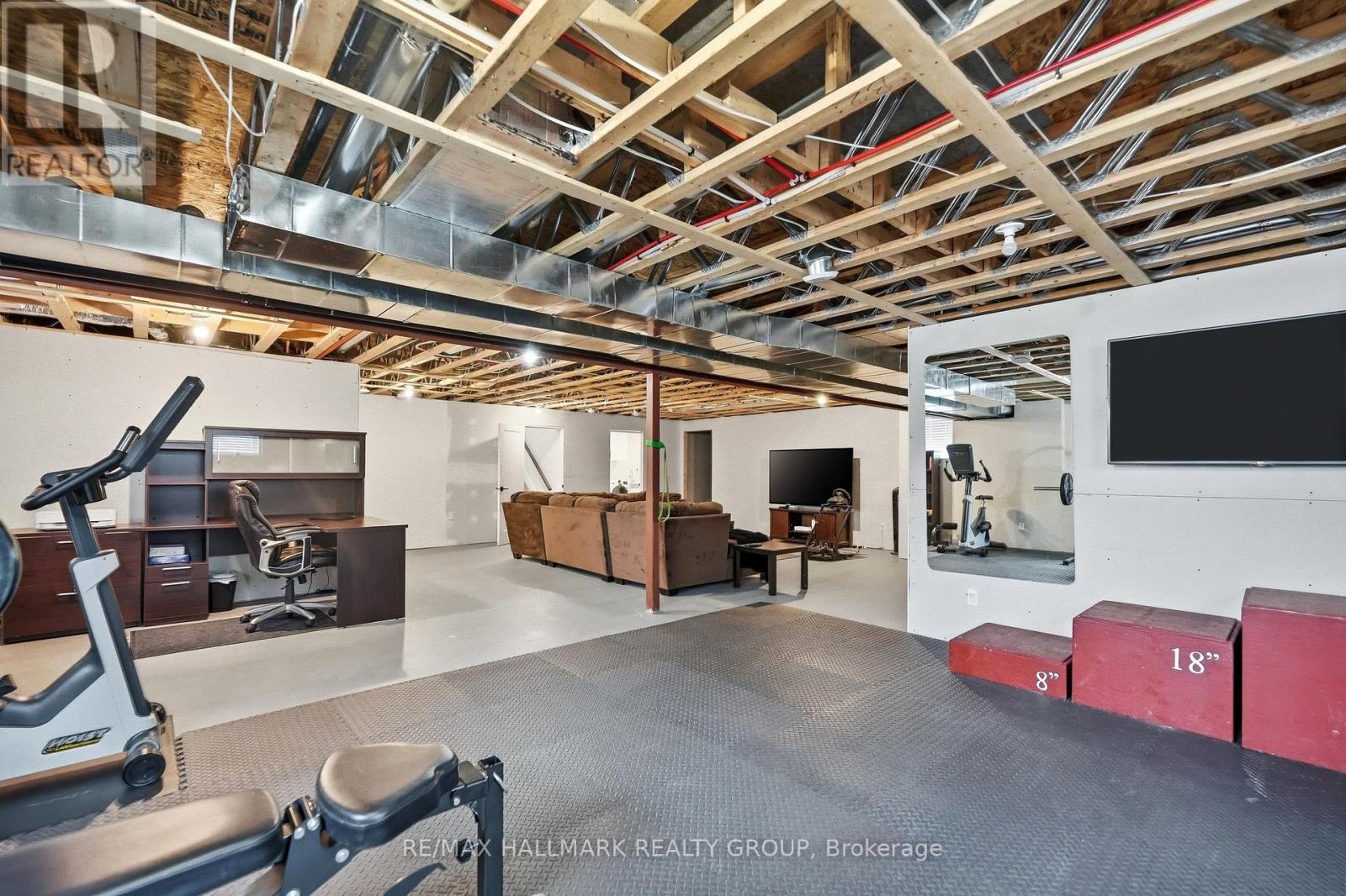 21 MAXIME COURT - 27