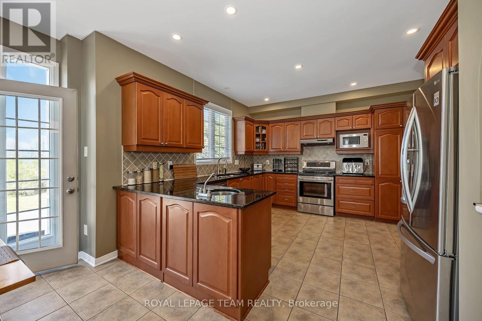 6918 MARY ANNE DRIVE - 11