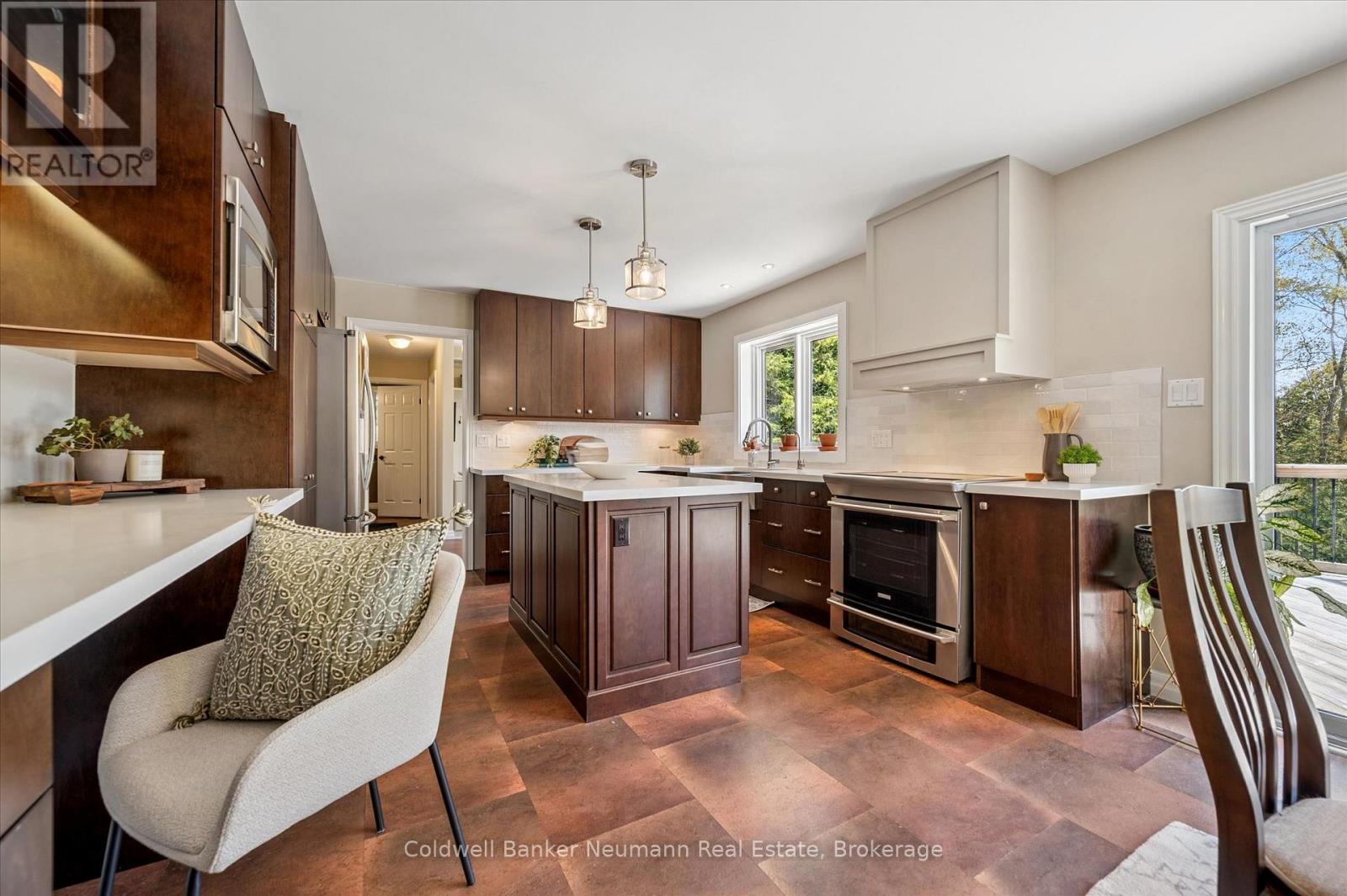 25 RIVERVIEW DRIVE - 11
