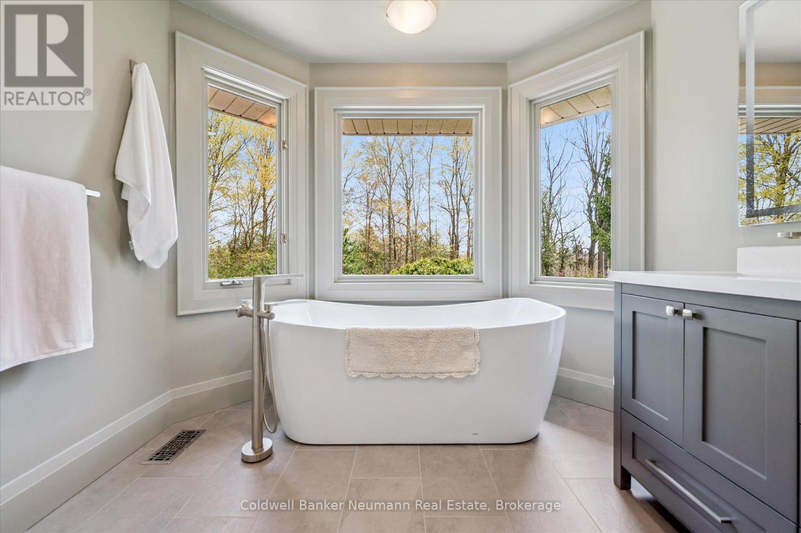 25 RIVERVIEW DRIVE - 25