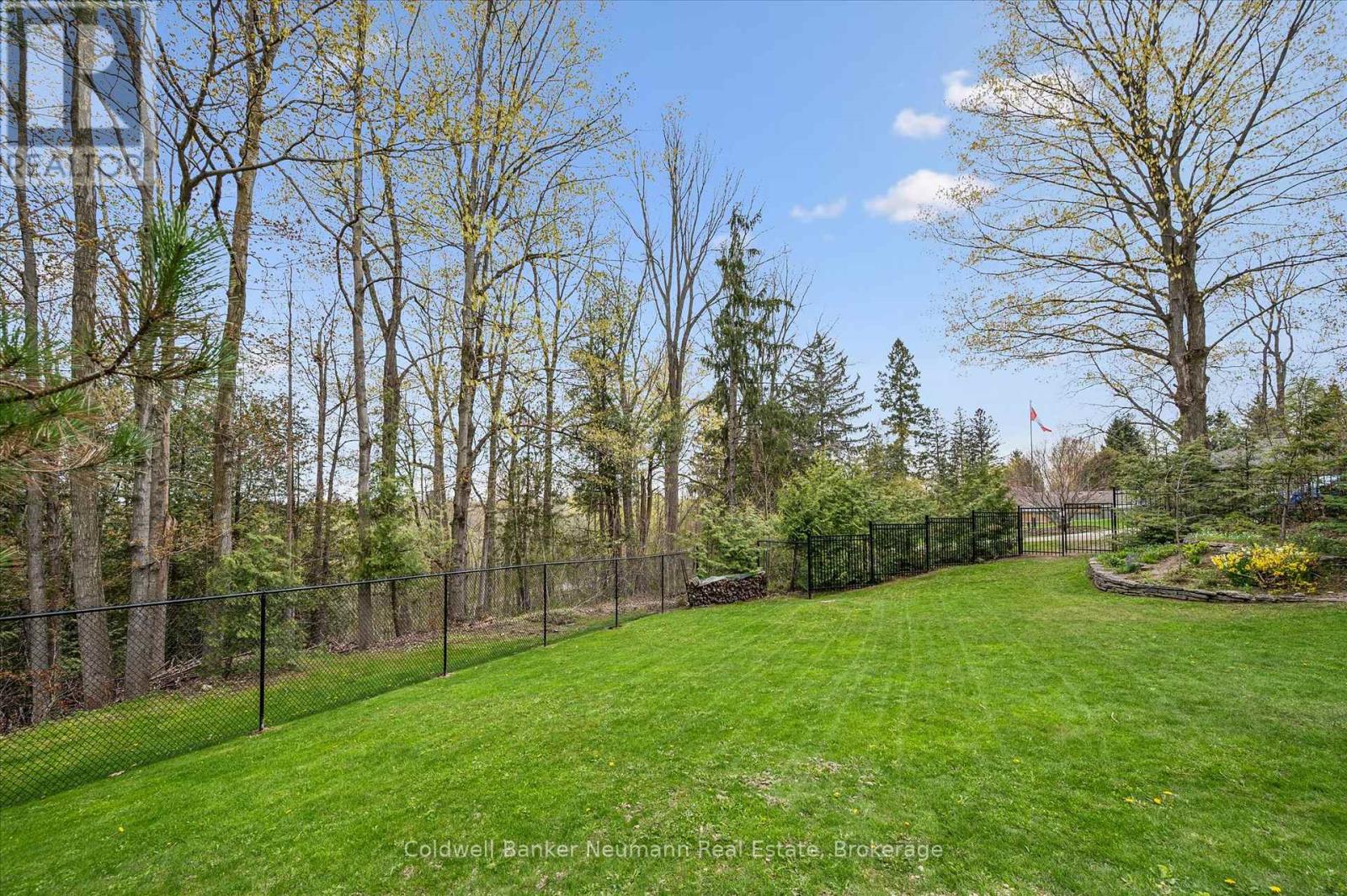 25 RIVERVIEW DRIVE - 44