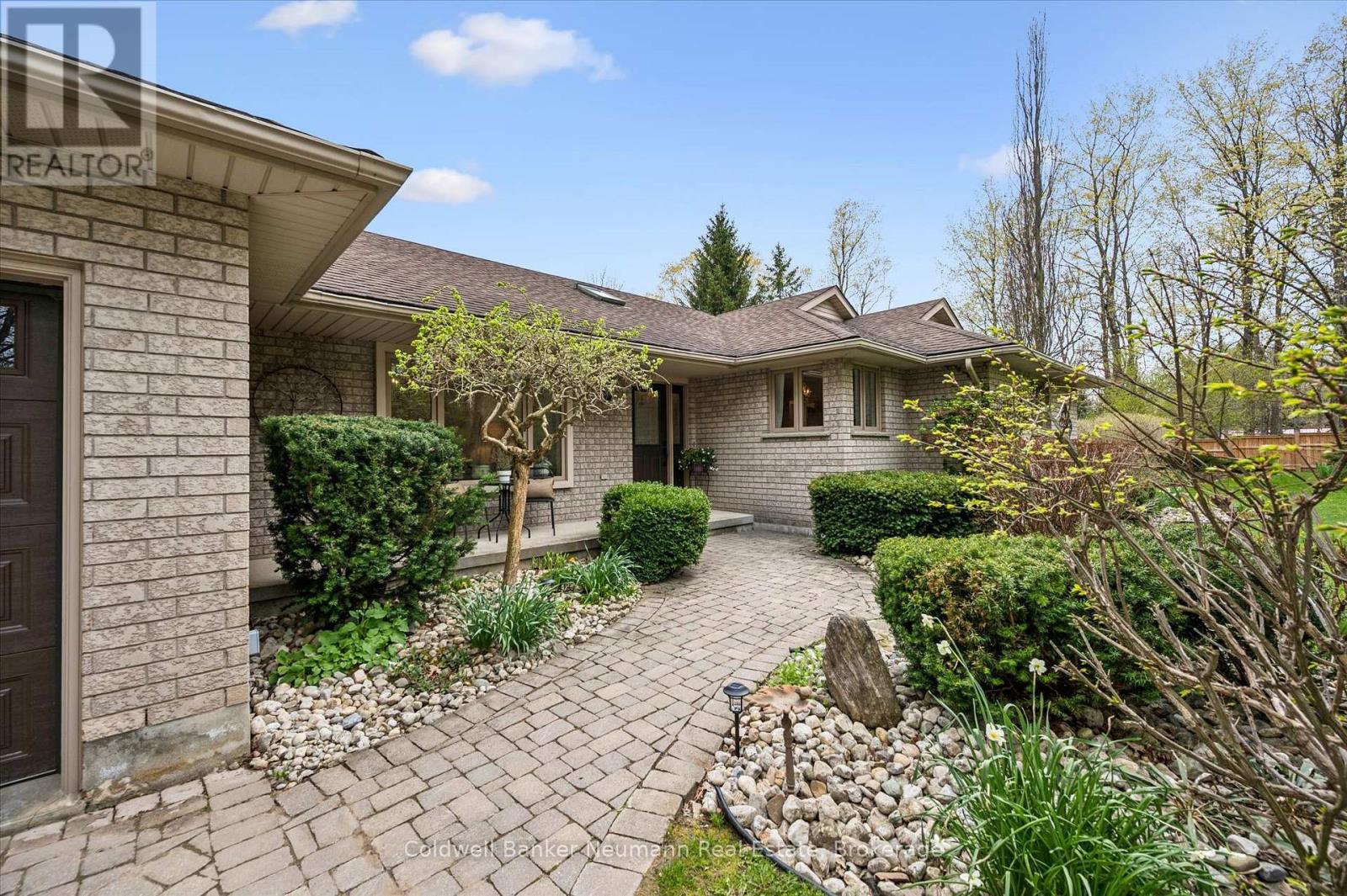 25 RIVERVIEW DRIVE - 5