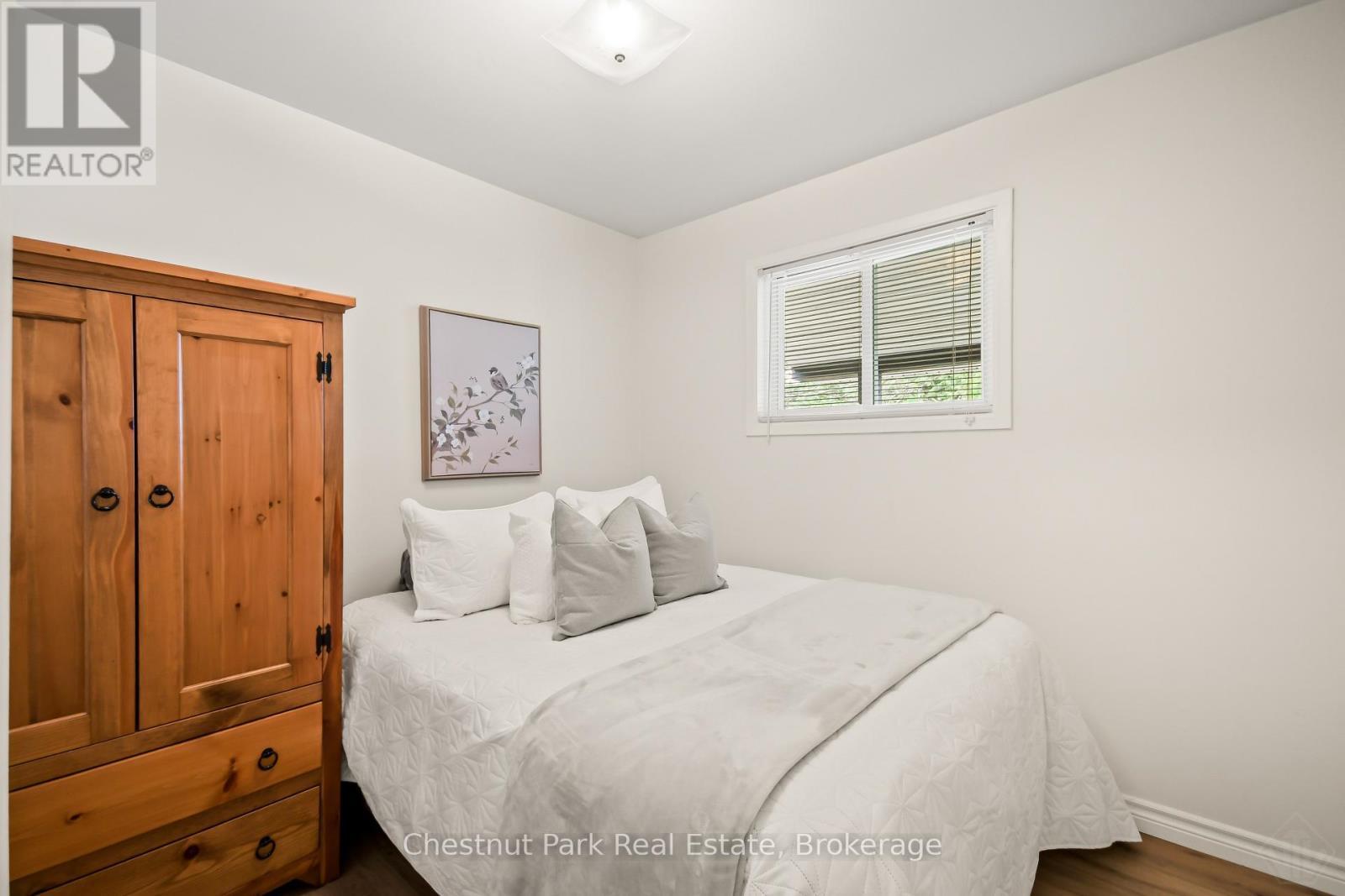 761 EMSDALE LAKE ROAD - 33