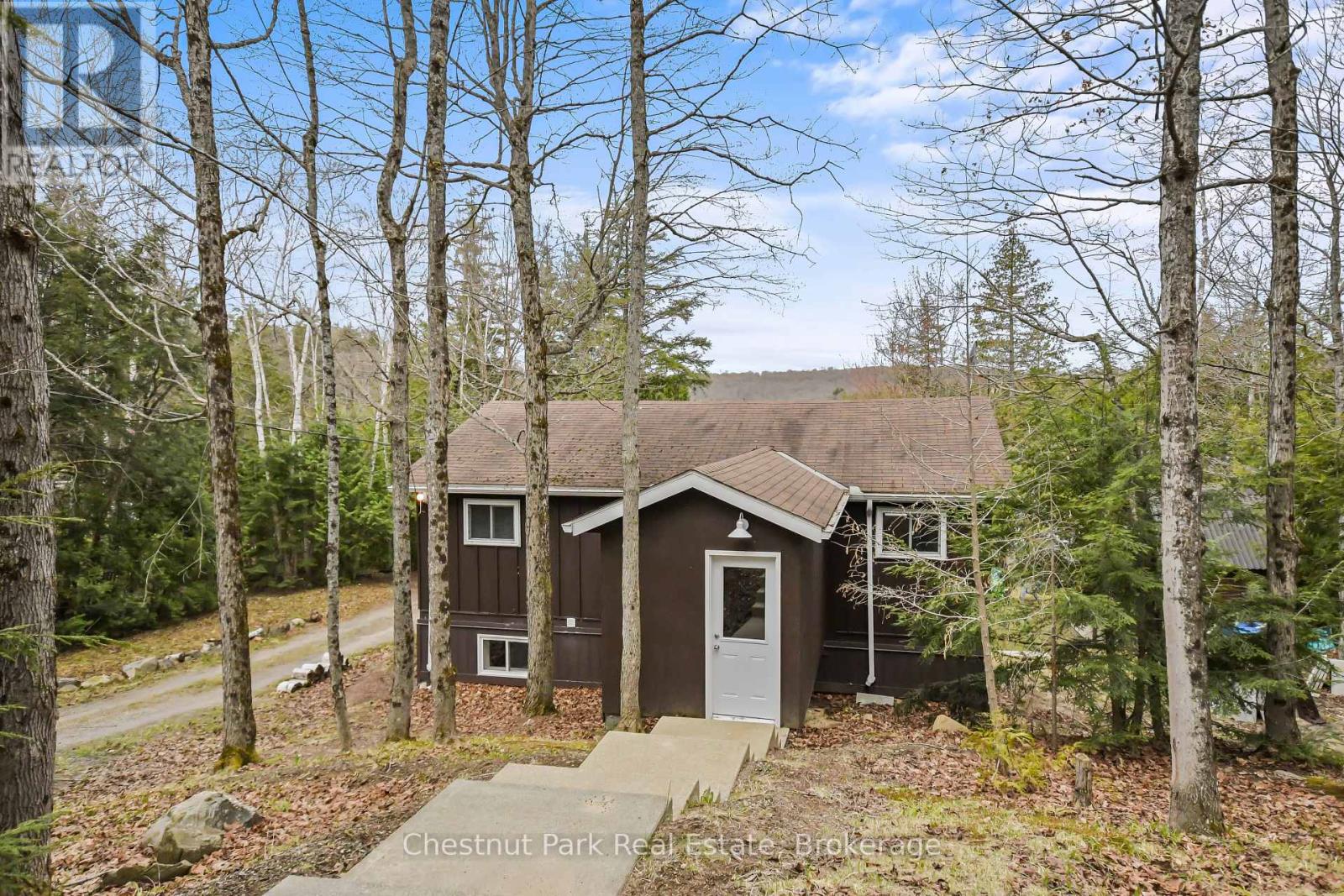 761 EMSDALE LAKE ROAD - 38