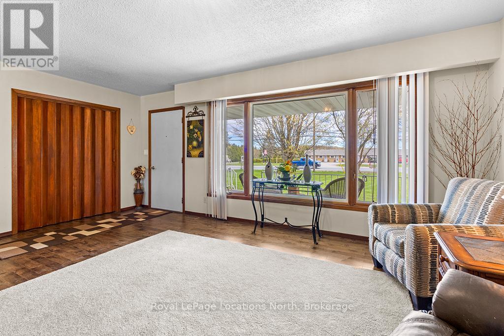 317044 HIGHWAY 6 & 10 - 11