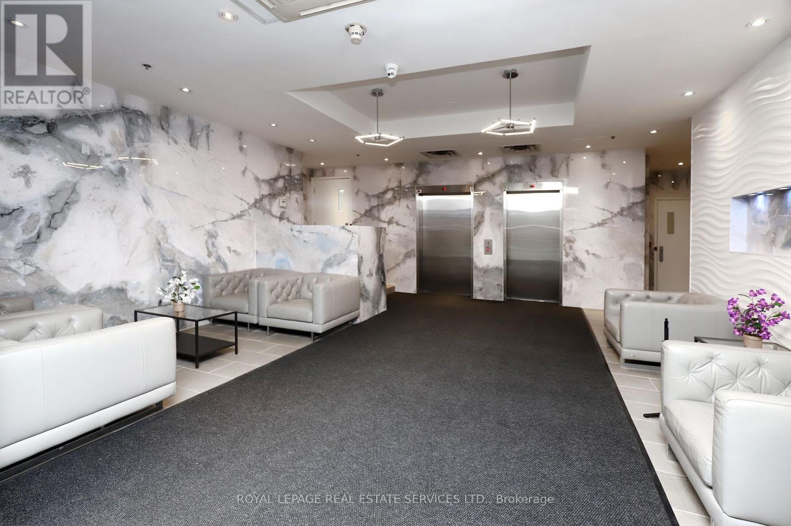 #504 105 VICTORIA STREET - 2