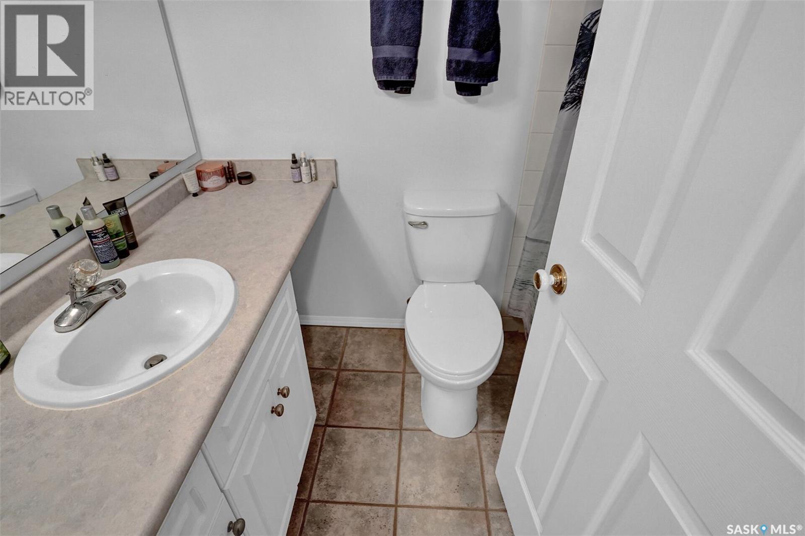 #302 2217 Angus STREET - 22