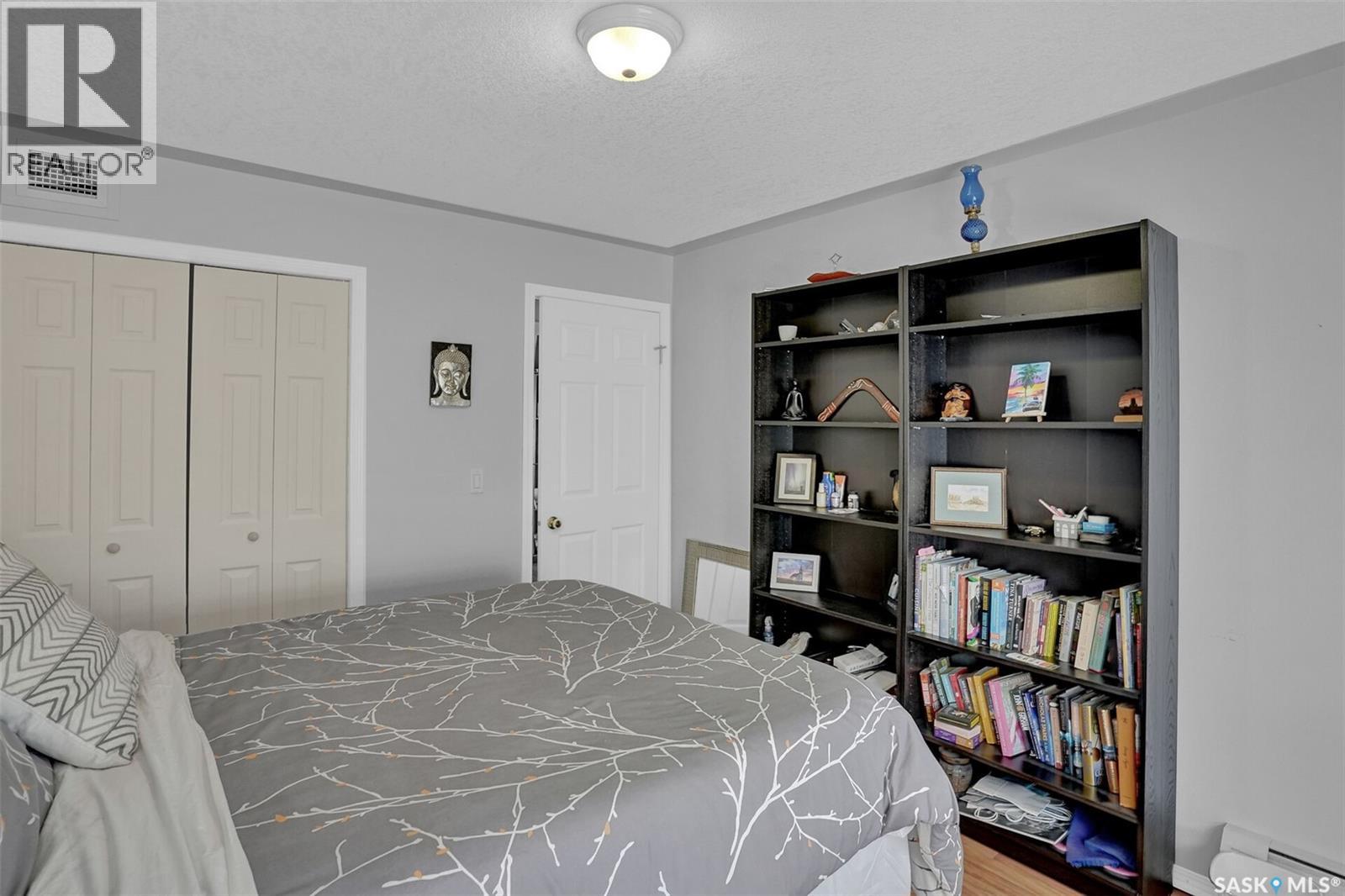 #302 2217 Angus STREET - 25