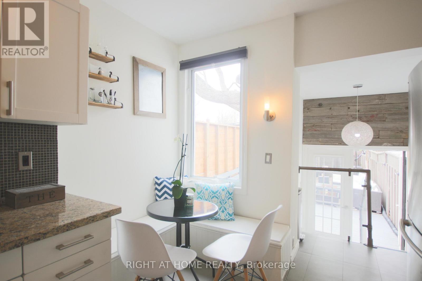 44 RHODES AVENUE - 10