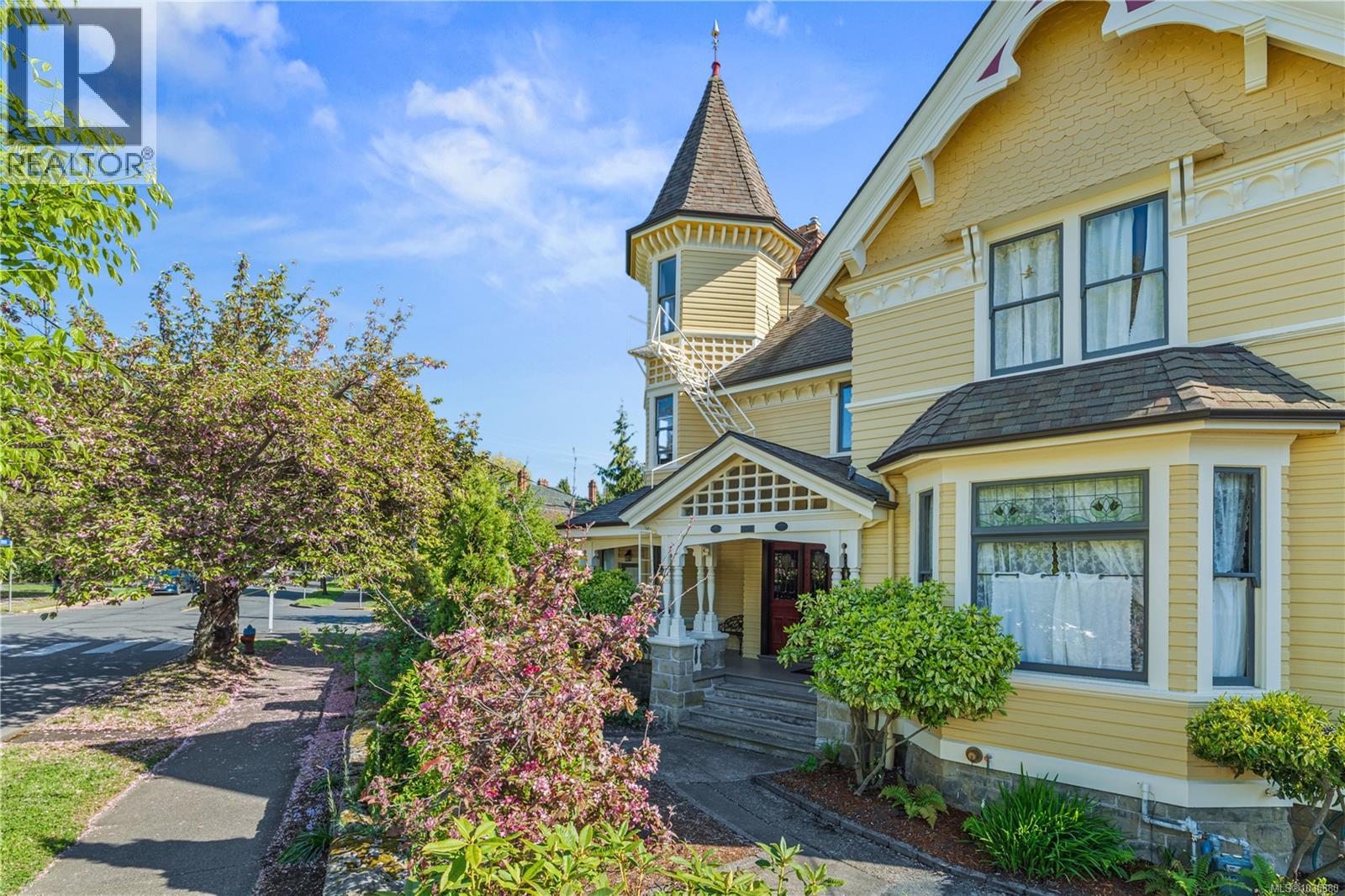 1171 Rockland Ave - 2