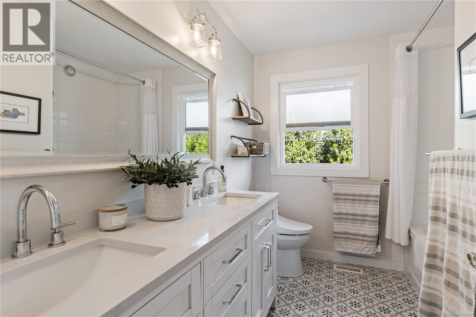  790 Del Monte Place, Saanich